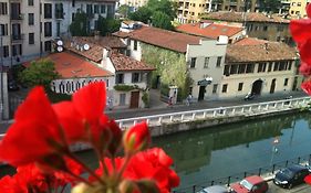 Ripa Del Naviglio Milán